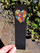 Load image into Gallery viewer, Bookmarks - Flower Heart
